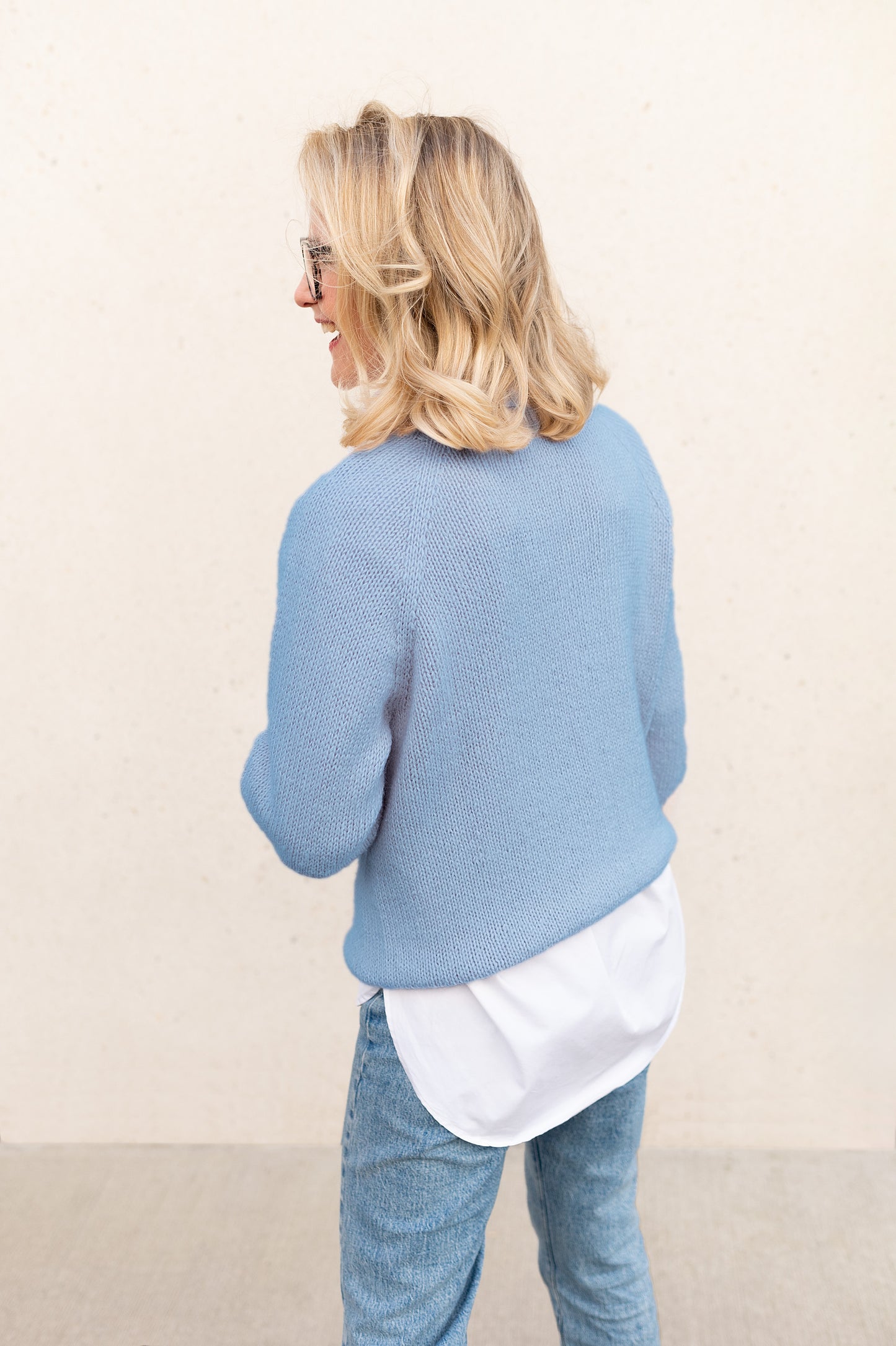 CLASSY RAGLAN SWEATER