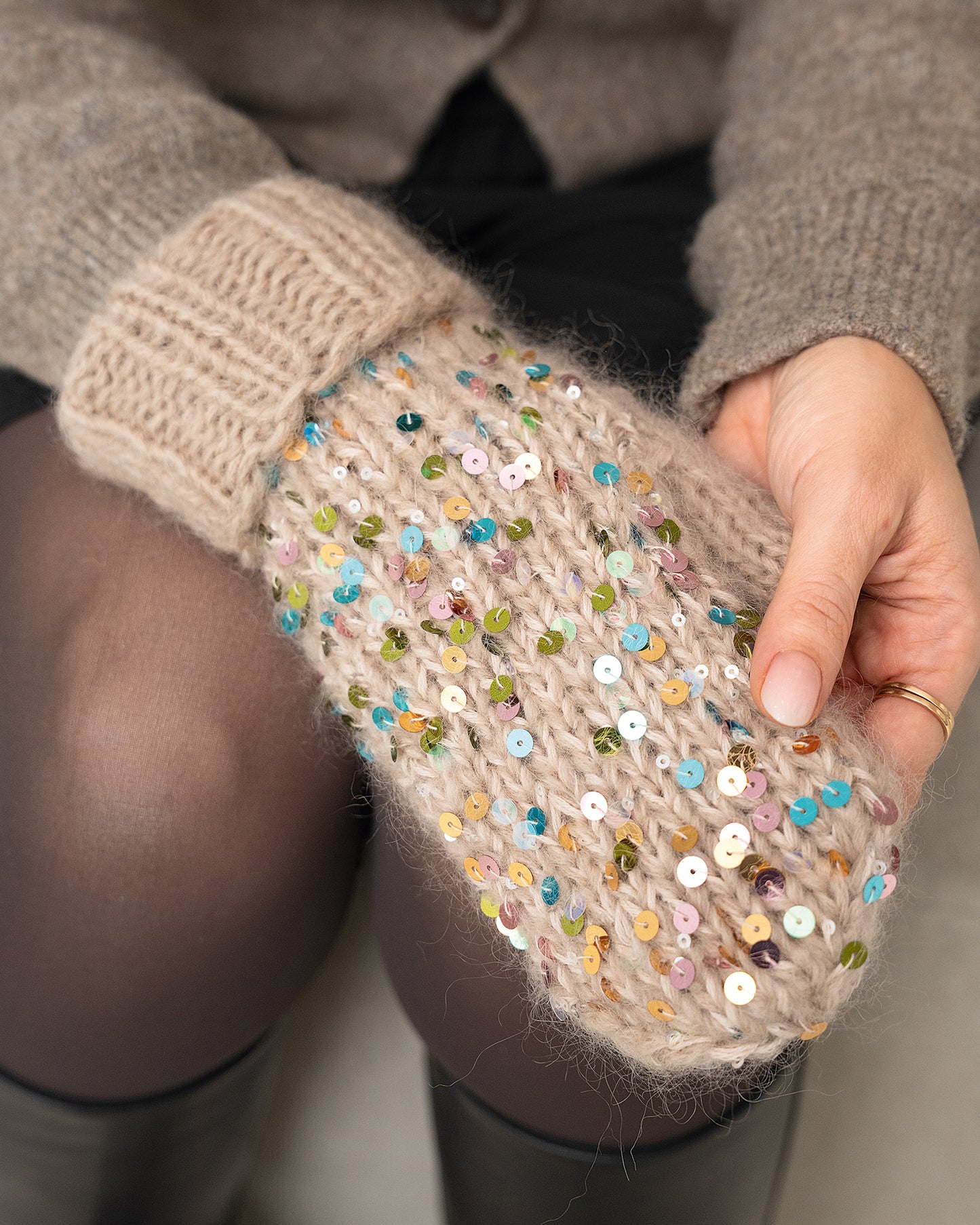 COSMIC MITTENS